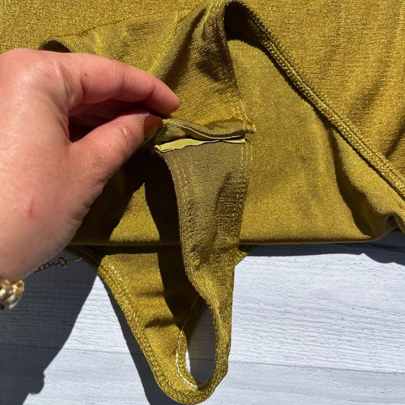 Free People Intimately Metallic Gold Off the Shoulder Bodysuit Size XL - Picture 7 of 10